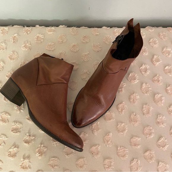 Paul Green Shoes - Paul Green Leather Ankle Bootie Brown Size 6